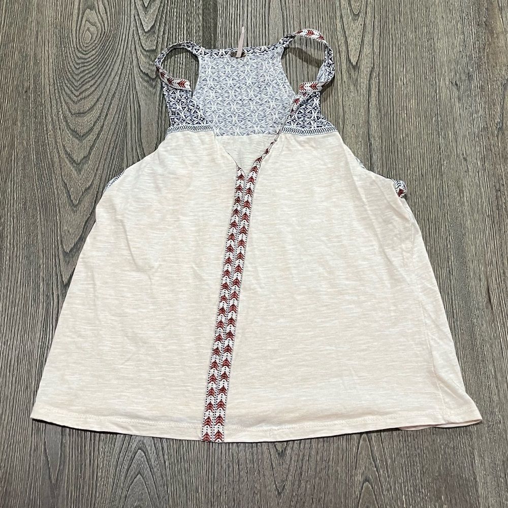 Poof! Tank Top Embroidered Sleeveless Notch Neck Lightweight Summer Cream Medium